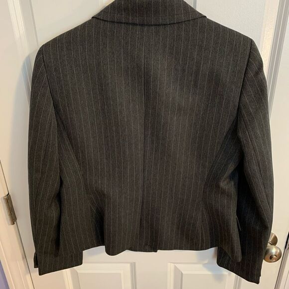 Kasper size 8 medium vintage gray pinstriped blazer suit jacket - Picture 3 of 3